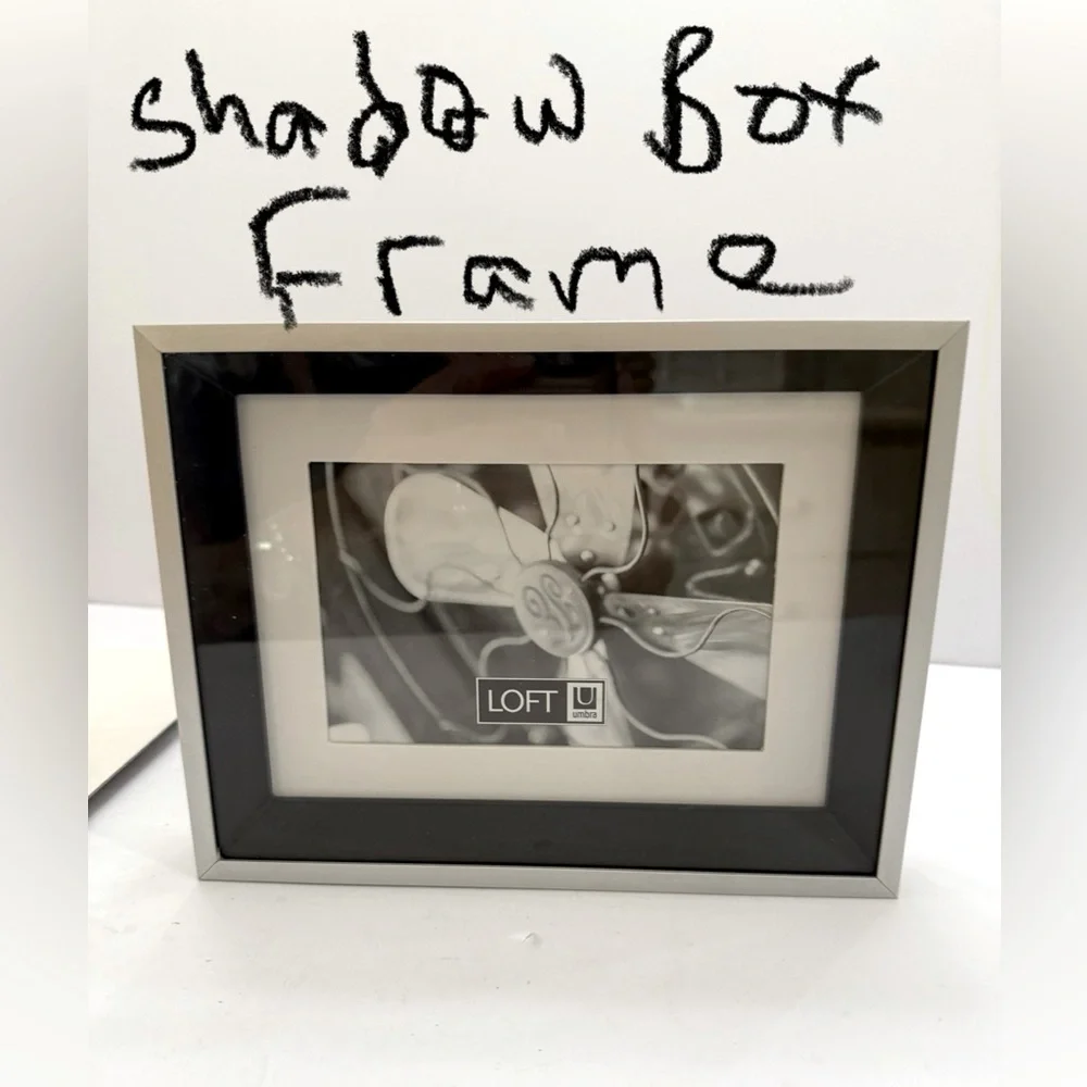 New. Shadow box picture frame for 4X6 blk/ brushed nickel